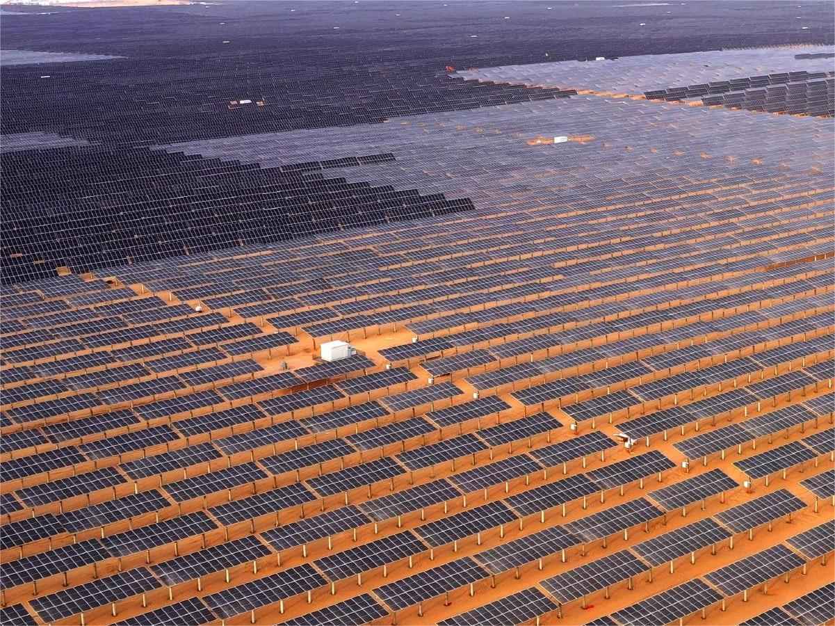 45MW Grid-Connected  Solar Power Project in a Desert Region( Ningxia，China)